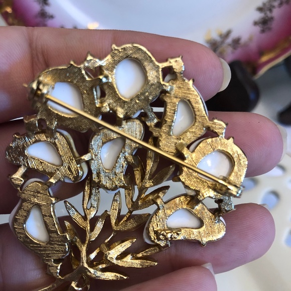 Vintage‎ Coro Brooch - Picture 4 of 4